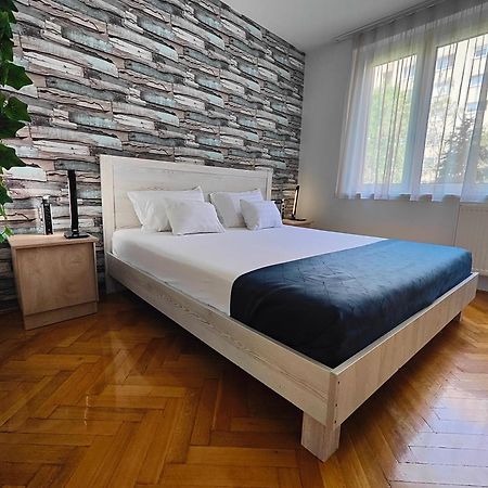 Comfort 14 -- Stylish City Apartment Netflix, Wi-Fi & Parking Μίσκολτς Εξωτερικό φωτογραφία
