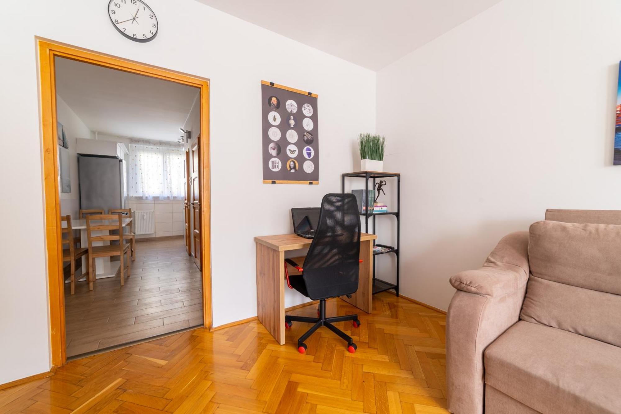 Comfort 14 -- Stylish City Apartment Netflix, Wi-Fi & Parking Μίσκολτς Εξωτερικό φωτογραφία